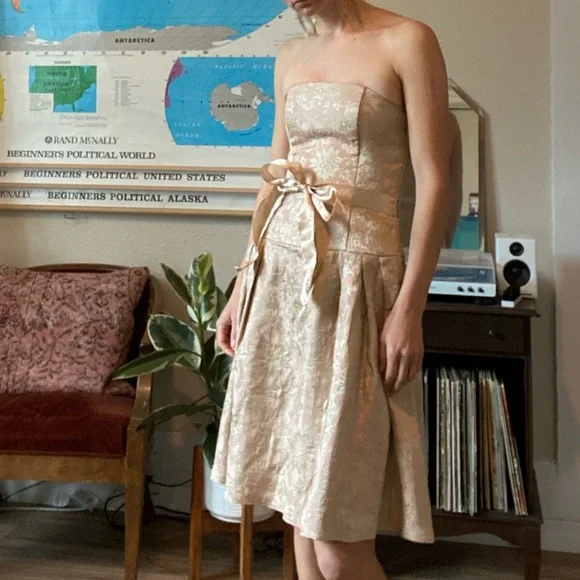 Strapless light pink and gold formal dress - Picture 5 of 7